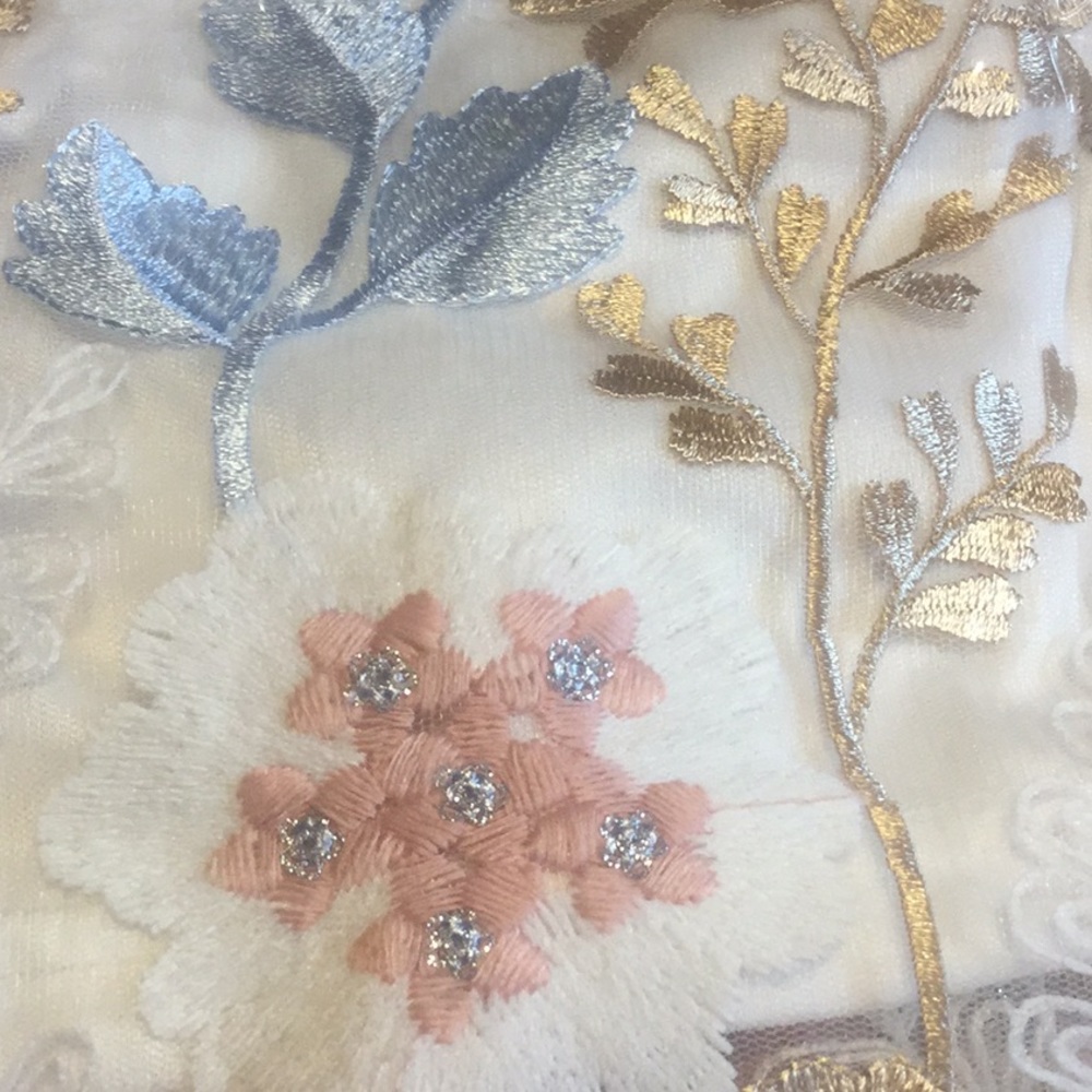 ❤️STUNNING OFF THE SHOULDER IVORY EMBROIDERY DRESS - Picture 4 of 8